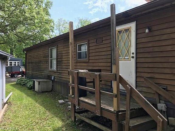 3rd image of 9883 Bayberry Ln
