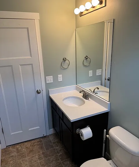 982 Chatham Dr N — Photo 11