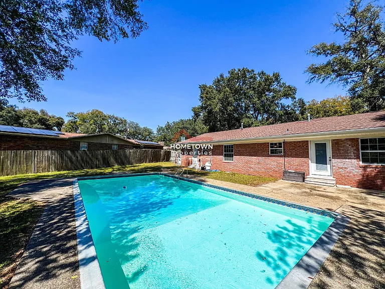 11 Gunn Cir — Photo 3