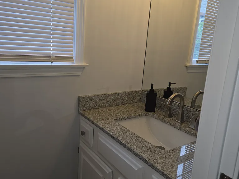 77 Forest St — Photo 11