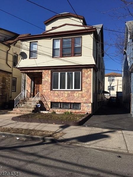 1st image of 149 S Munn Ave