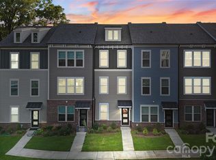 318 Simeon Dr, Charlotte, NC