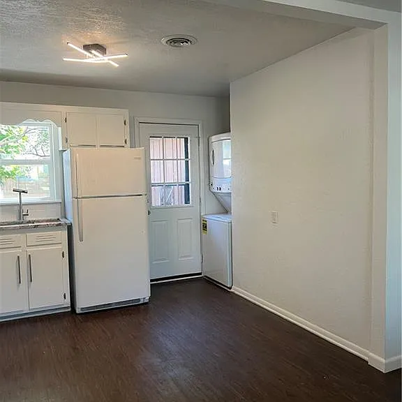 737 N 12th St #B — Photo 14