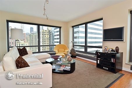 5th image of 130 N Garland Ct APT 1901