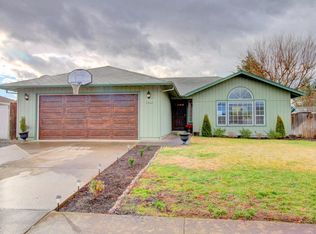 3244 Blackthorn Way, Medford, OR 97504