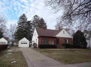 402 S 6th St, Oregon, IL 61061
