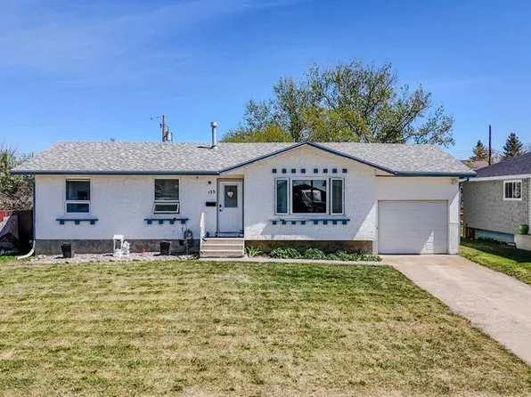 135 N 250th St W, Raymond, AB T0K 2S0