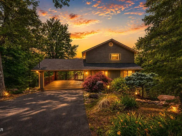 347 Overview Dr, Gatlinburg, TN 37738
