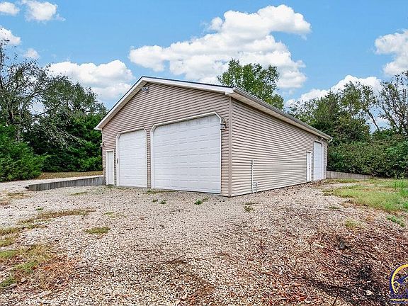 3rd image of 10363 S Rd