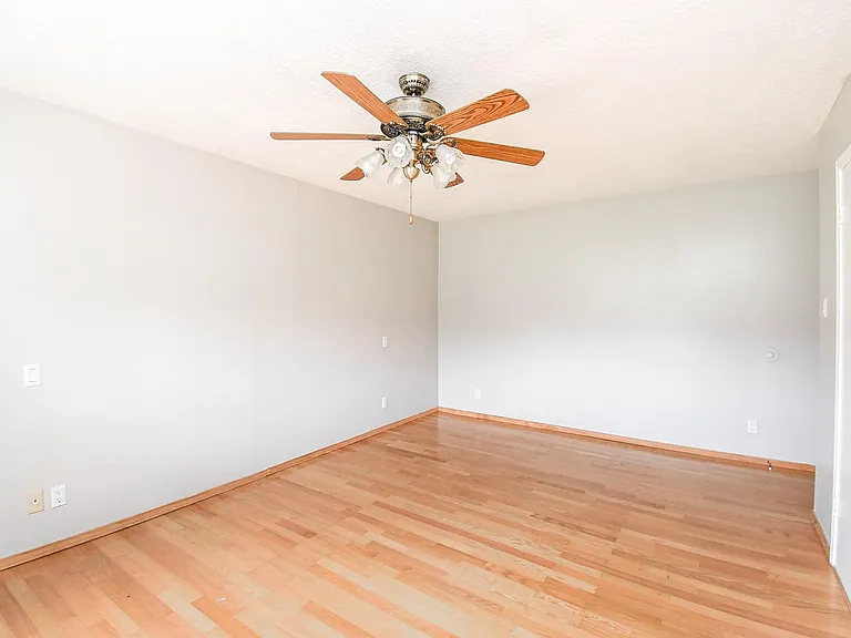 1709 Beaver Springs Ct — Photo 10