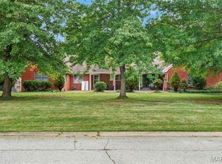 24 Weinel Dr, Fairview Heights, IL 62208