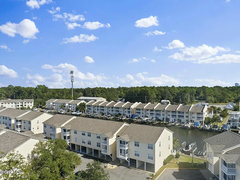 2421 Beachview Dr #H15 — Photo 2