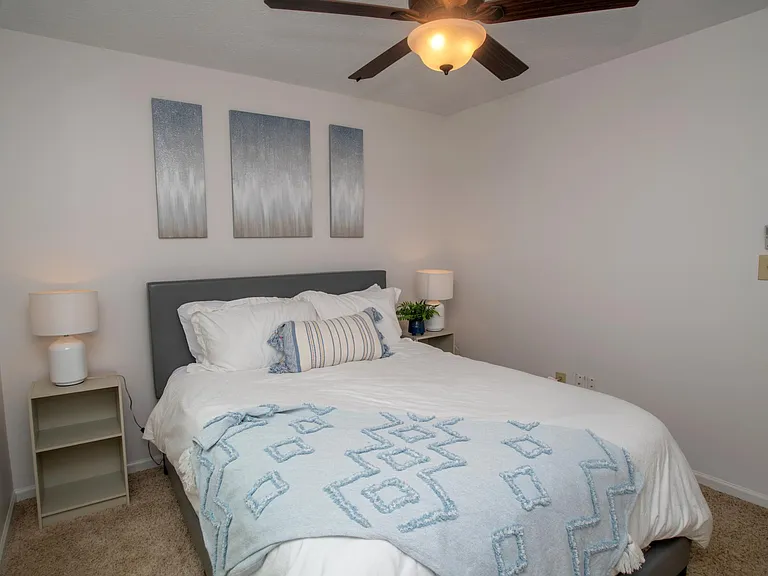 541 E Pine Ridge Dr — Photo 6