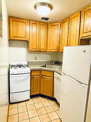 5th image of 24 W 87th St #3B