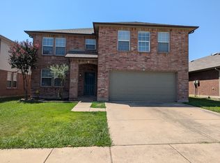 1800 Trego Dr, Justin, TX 76247