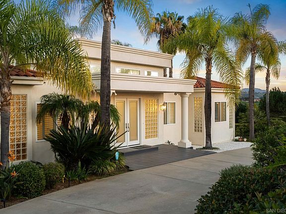 5th image of 4462 Fallsbrae Rd