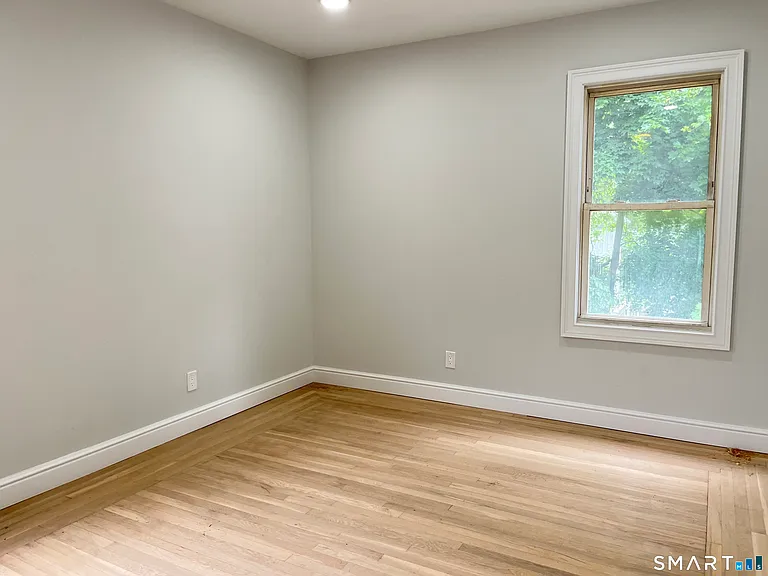 82 Howard Ave #1R — Photo 8