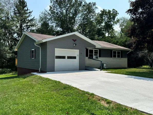 40 Pennsylvania Ave, Brookville, PA 15825