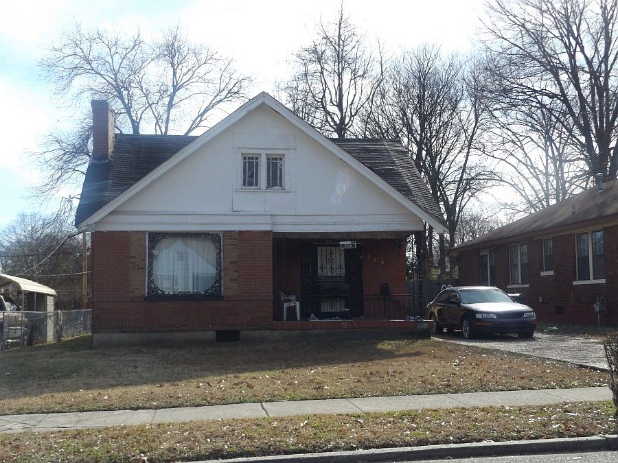 1st image of 715 E Davant Ave