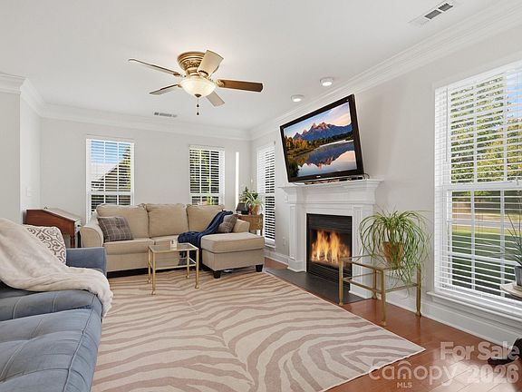 5th image of 7313 Mapleridge Dr