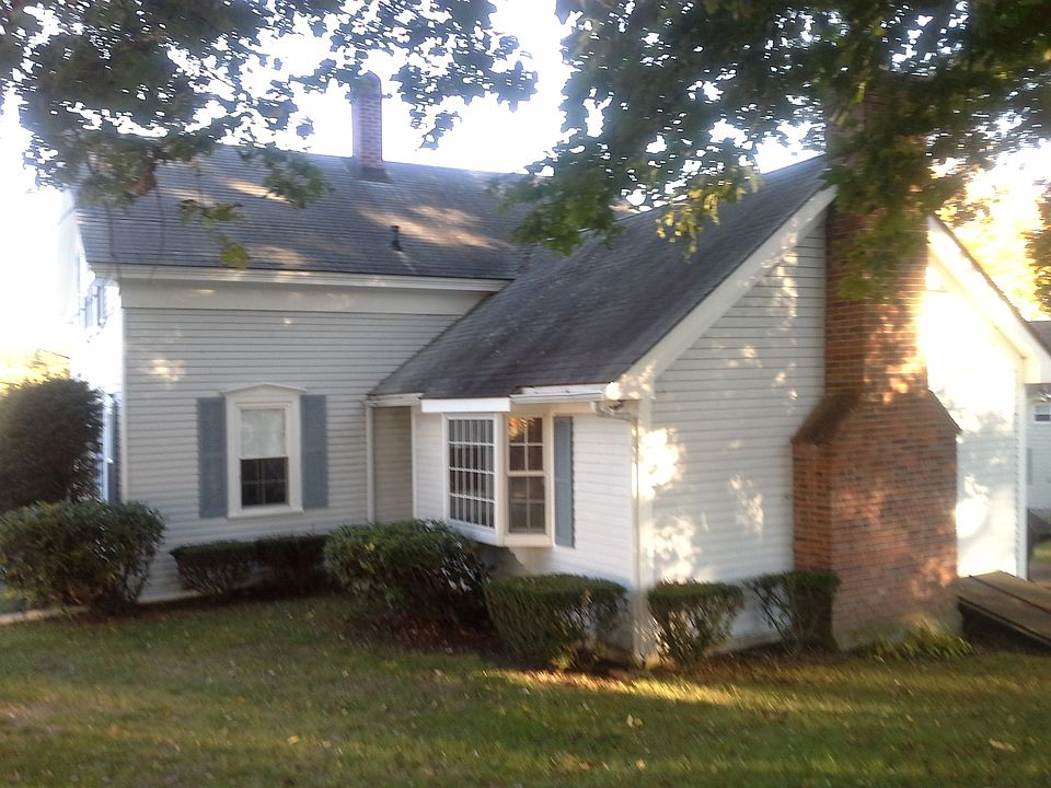 215 Ballou St, Woonsocket, RI 02895 Zillow