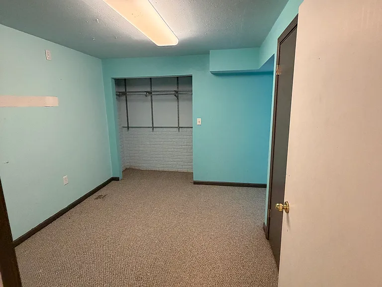 221 N Cherokee Dr — Photo 19