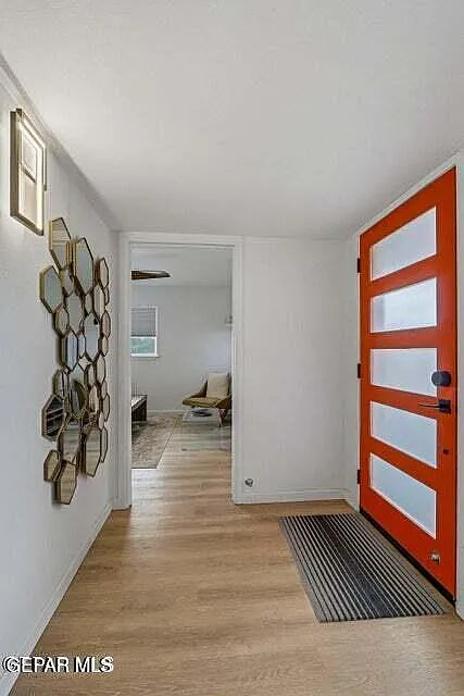 4 bed, 3.0 bath, 2075 sqft, $3,000 — Photo 4