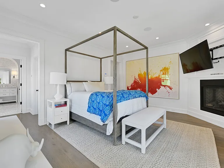 52 Quogue St #2 — Photo 12