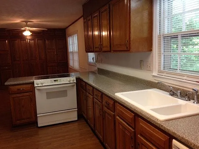 1436 Drayton Woods Dr — Photo 7