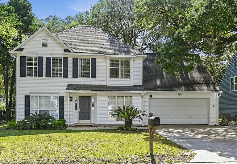 1382 Center Lake Dr — Photo 1