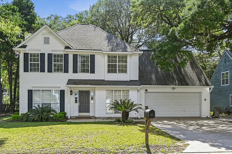 1382 Center Lake Dr