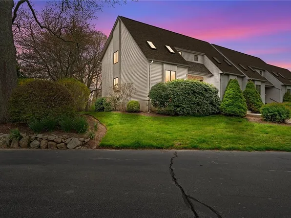 320 Westmoreland St Unit D1, Narragansett, RI 02882