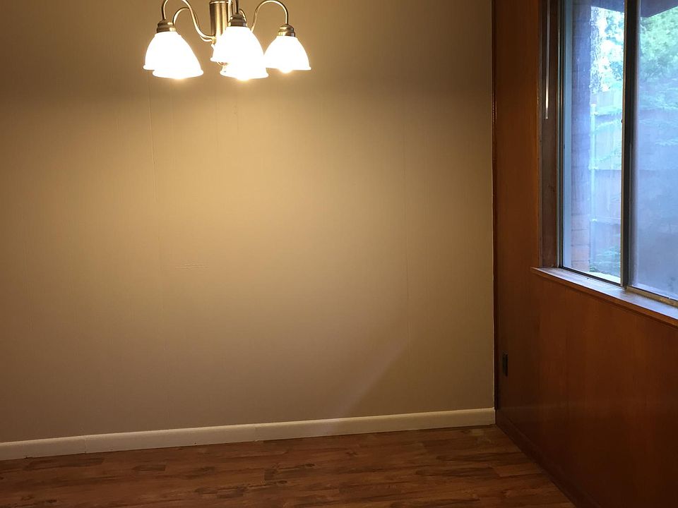 1st image of 913 W Lynn St #3
