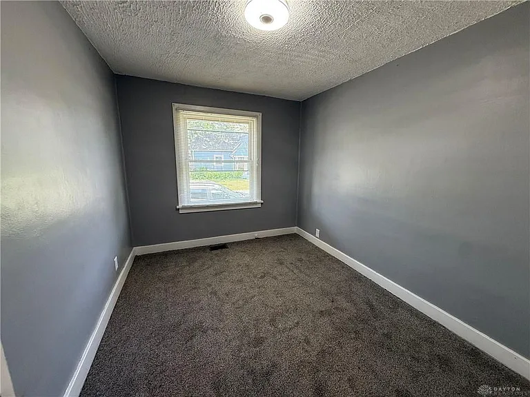 2406 Glenarm Ave — Photo 14