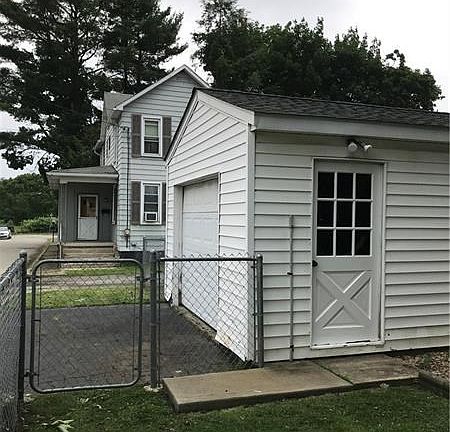4th image of 205 N Morrow St
