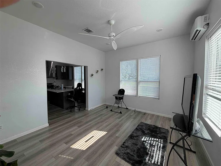 2400 Burkett St — Photo 8