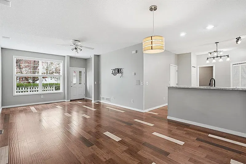2 bed, 1.5 bath, 1650 sqft, $2,275 — Photo 2