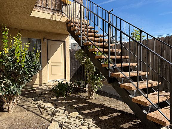 5th image of 7911 Glencoe Dr #2
