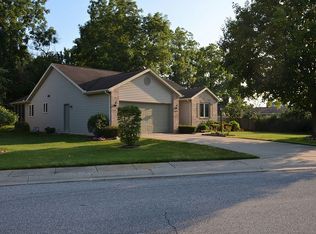 17958 Bay Hill Dr, South Bend, IN 46635