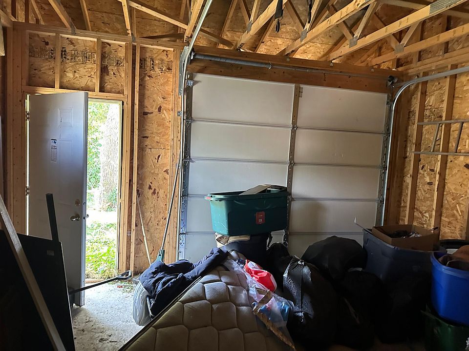 16th image of 117 S Harold St