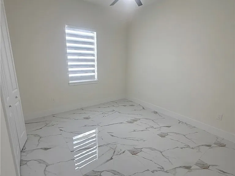 430 Petite Ave — Photo 34