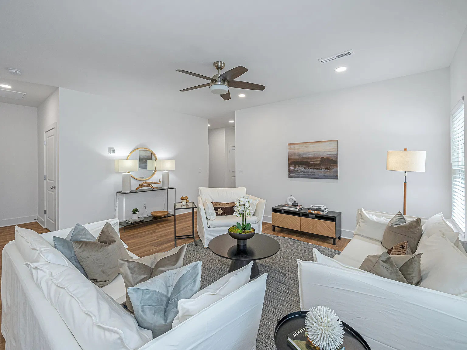 3 bed, 1760 sqft, $1,975 — Photo 3