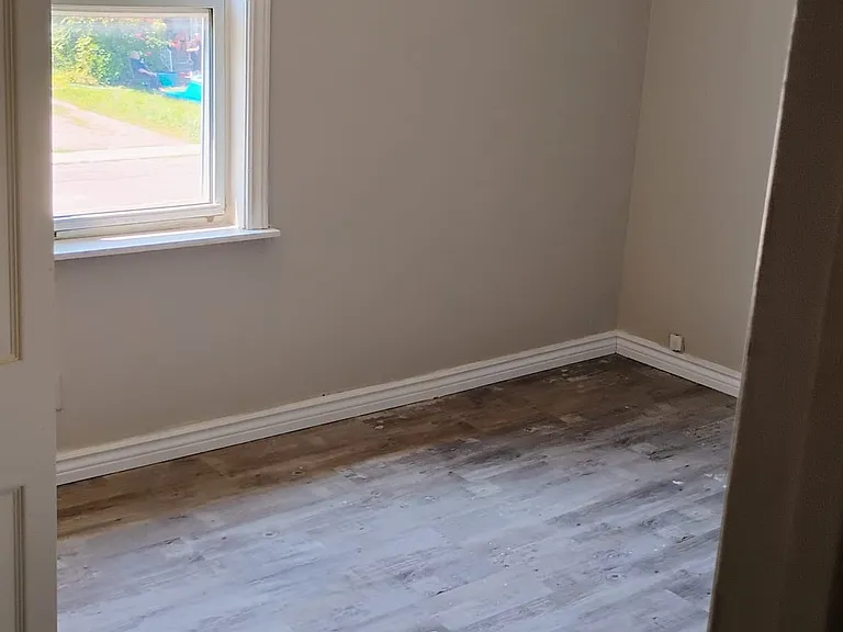 2394 Pillette Rd — Photo 6