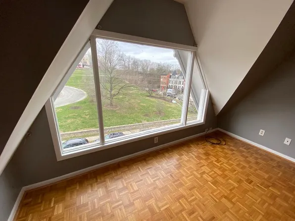 939 Paradrome St, Cincinnati, OH 45202