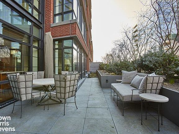 2nd image of 150 Charles St APT 5CN