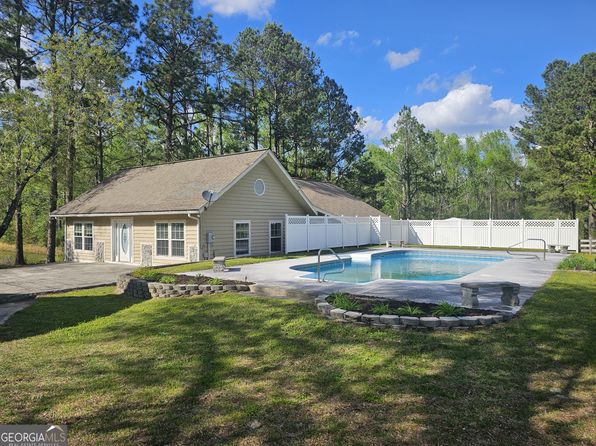 87 Georgia Ave, Adrian, GA 31002
