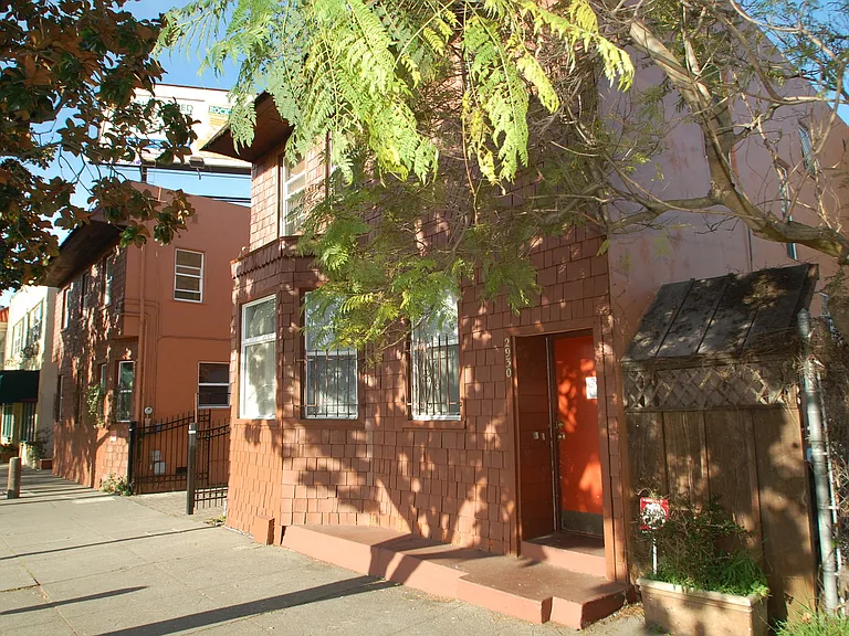 2930 Adeline St — Photo 2