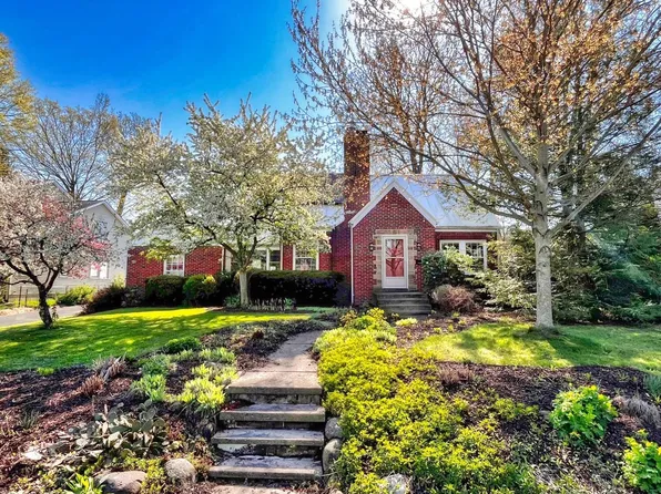 16 Highland Dr, Mount Vernon, OH 43050