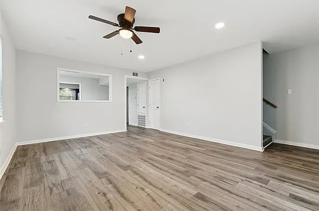 3 bed, 2.5 bath, 1443 sqft, $2,200 — Photo 2