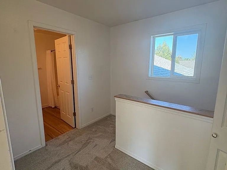411 Greenway Ave — Photo 24